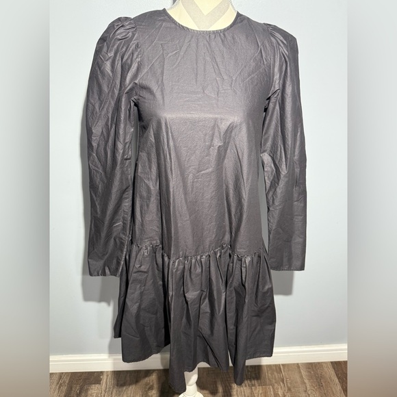 H&M Dresses & Skirts - H&M Black Long Sleeve Dress